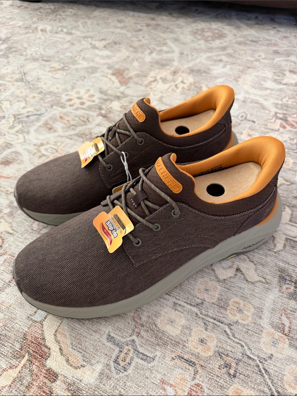 Skechers - Arch Fit Maverick - Wolfe Sneaker